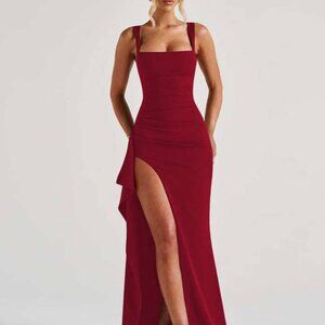 "Million-Dollar Elegance: The Power Dress for the Unforgettable Woman"